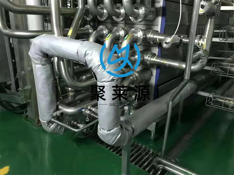 保溫隔熱套作為一種新型節(jié)能防火材料，受到了越來(lái)越多人的關(guān)注和青睞